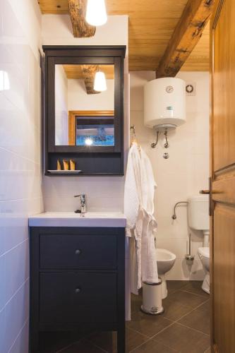Koupelna v ubytování Portole Suites