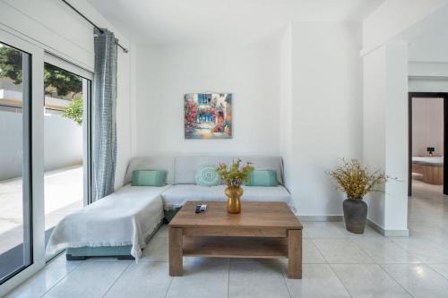 Rhodes Center 2-Bedroom Apartment