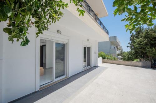 Rhodes Center 2-Bedroom Apartment
