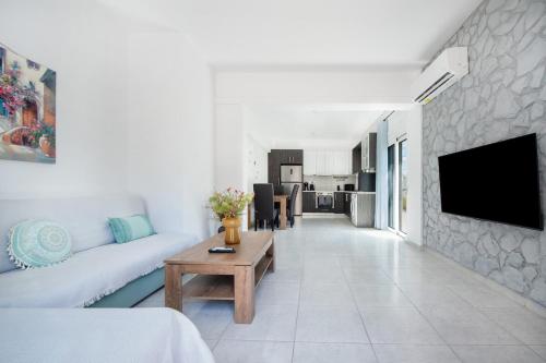 Rhodes Center 2-Bedroom Apartment