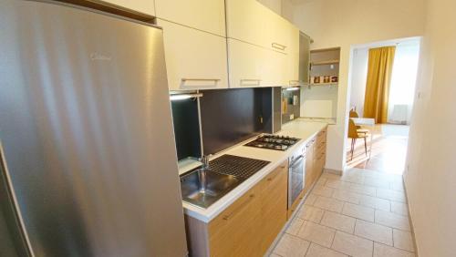 Dapur atau dapur kecil di Home Run Apartment