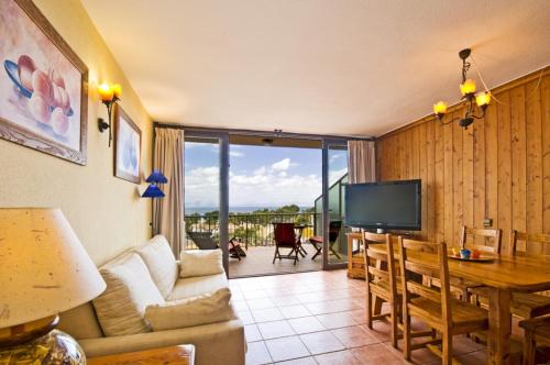 TV a/nebo společenská místnost v ubytování Karolina Alcudia