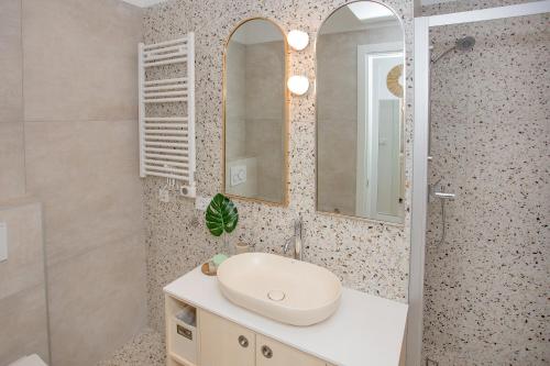 New Orange Boutique Apartment L