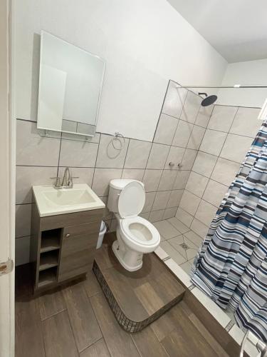 Ένα μπάνιο στο Hotel Mision Ferrer