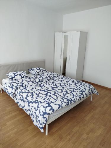 Postel nebo postele na pokoji v ubytování Chambre disponible