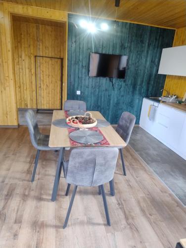 TV a/nebo společenská místnost v ubytování Varadeo Hill Resort