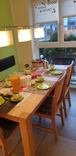 Makanan di atau berdekatan apartmen