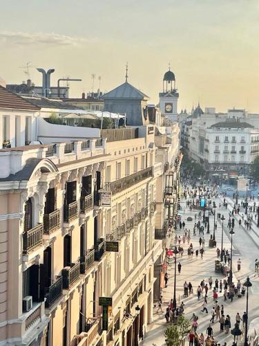 Piso Ático con Terraza y Jacuzzi con vistas a Sol en Madrid Centro