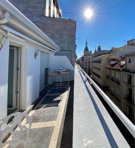Piso Ático con Terraza y Jacuzzi con vistas a Sol en Madrid Centro