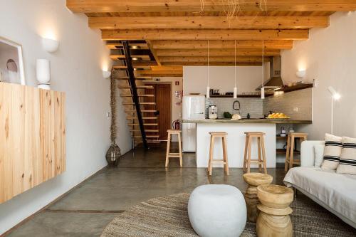 BnB Homes Modern Cozy Townhouse with 2 bedrooms and patio in the Old Town