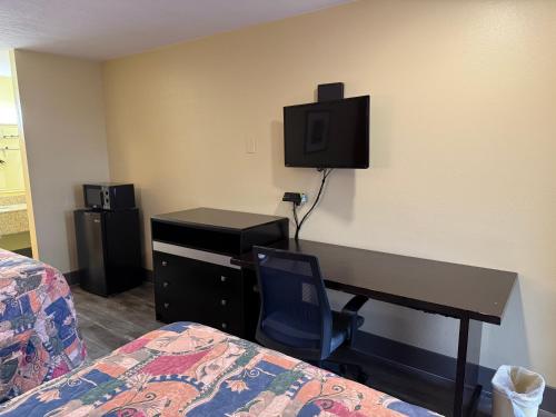 Μια τηλεόραση ή/και κέντρο ψυχαγωγίας στο Liberty Inn - Collins