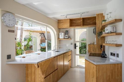 Dapur atau dapur kecil di Tiny Homes, Sanur