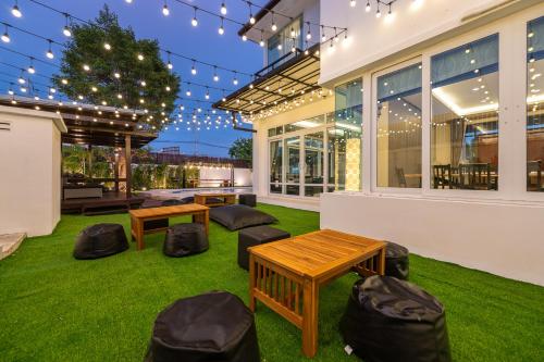 Posezení v ubytování Moon Shade Pool Villa Pattaya