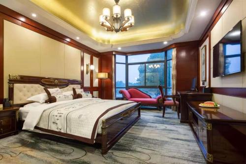 Katil atau katil-katil dalam bilik di Tianmu Lake Jingbo Lake View Hotel