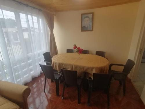 Posezení v ubytování La casa y el árbol