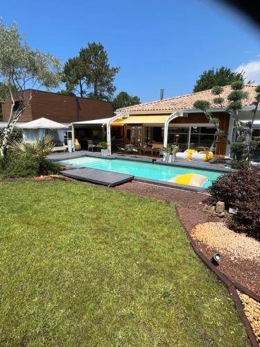 Prestigious Villa on Arcachon Golf Course