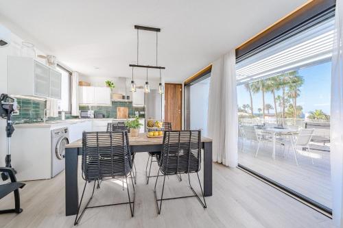 Apartment Don Carlos Sea View - Adults only !