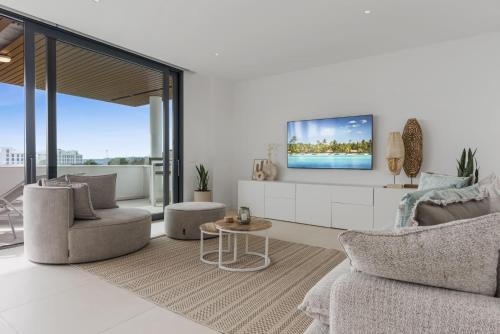 ViVi Homes -Viva La Vida - sea views - pool - terrace