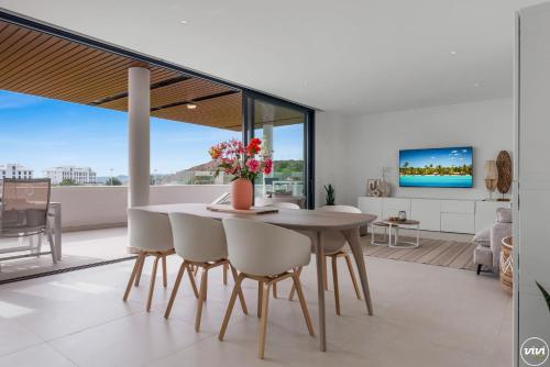 ViVi Homes -Viva La Vida - sea views - pool - terrace