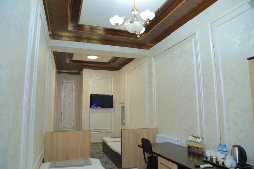 Μια τηλεόραση ή/και κέντρο ψυχαγωγίας στο hostel Farovon