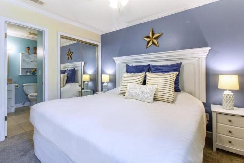 Ένα ή περισσότερα κρεβάτια σε δωμάτιο στο 10 D, One Bedroom Condo