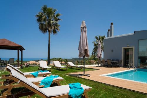 Bazén v ubytování Modern Interior Villa nebo v jeho okolí