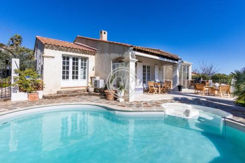 Provencal house with pool