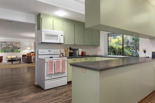 Cuisine ou kitchenette dans l'établissement Perch - Island Hideaway