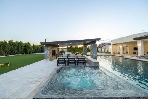 Piscina en o cerca de Queen Creek on Grapefruit