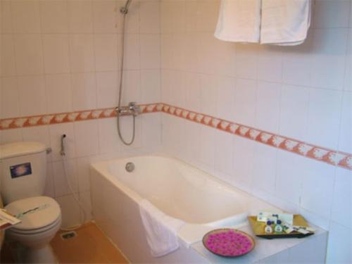 Ένα μπάνιο στο Viet Thai Hotel