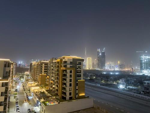 迪拜Stylish 3BR Apartment with Burj Khalifa & Pool Views的相册照片