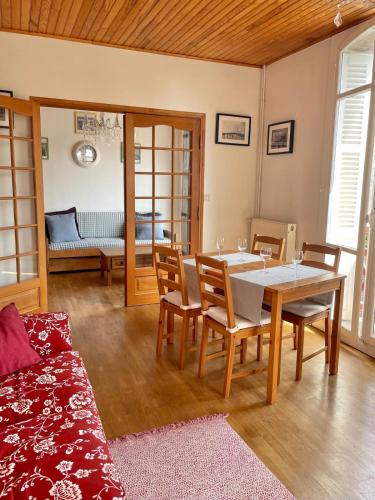 Apt in Villa Française