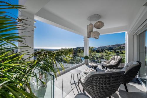 All About Villa Estrella de Oro