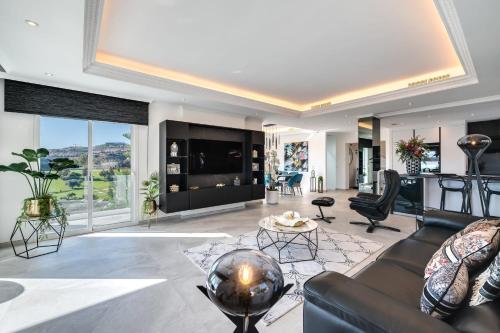 All About Villa Estrella de Oro