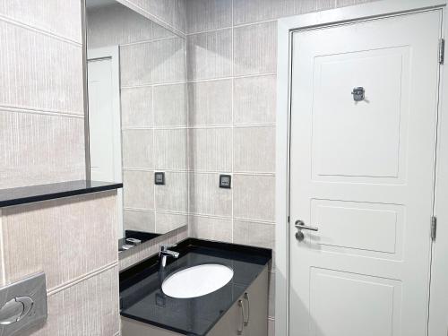 Koupelna v ubytování Stunning 1-Bedroom in The Polo Residence, Meydan