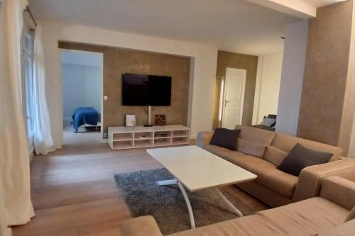 Photo de la galerie de l'établissement Beautiful T3 with balcony - near Parc Monceau, à Paris