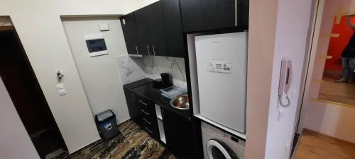 NewRoom2AmbelokipiMetroAirportLine