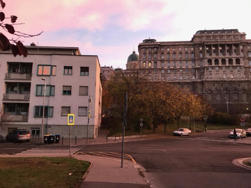 Budova, v ktorej sa apartmán nachádza