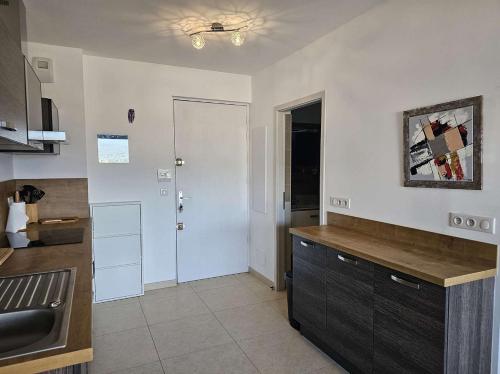 ポルト・ヴェッキオにあるStudio Nautilus N7 proche centre-ville Porto-vecchioのギャラリーの写真