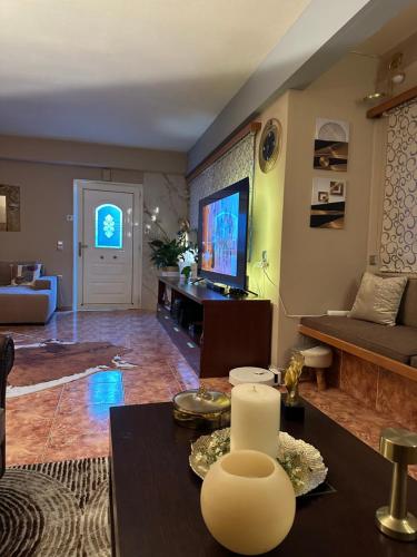 Televisyen dan/atau pusat hiburan di luxury house airport