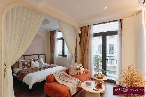 Postel nebo postele na pokoji v ubytování High-sericed 1BR Apartment, closely to Parking ares, Seasalt Ocean, Freshwater Ocean of Hanoi city in Vinhomes Ocean Park
