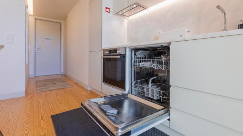 Elegant City Stay in Graça by LovelyStay