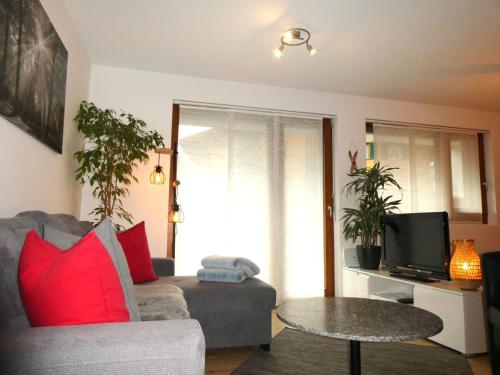 Apartment Chalet La Muntaniala by Interhome