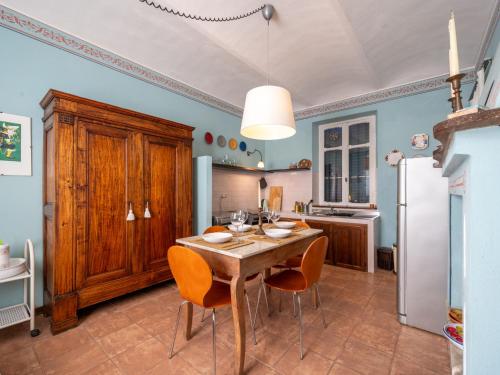 Η κουζίνα ή μικρή κουζίνα στο Holiday Home Ornella by Interhome