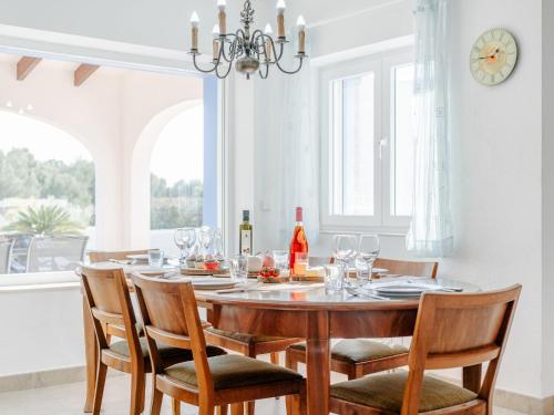 Ποτά στο Holiday Home Gavrena by Interhome