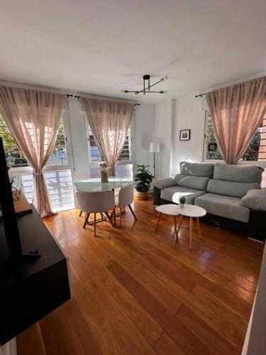 Casa Mario Centro Junto a María Zambrano