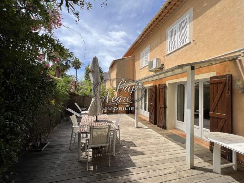 Appartement plain-pied avec terrasse proche de la plage du Canadel