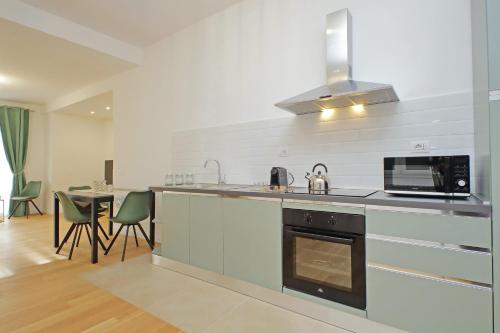 Graceful Apartment near St Peter METRO 100 mt