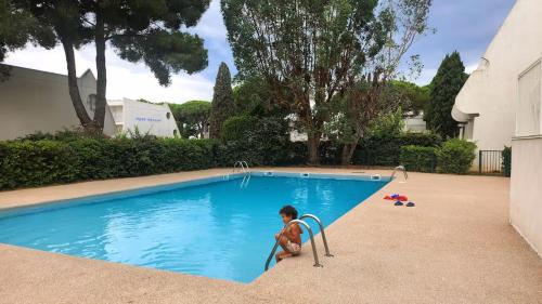 Ponant La Grande Motte Cosy Studio 4 pers Parking gratuit,Climatisation, accès piscine résidence, Golf, Plage