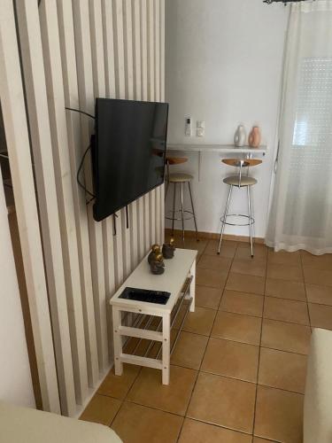 Nr1 White appartment w Luxury BA between Train St. and DT